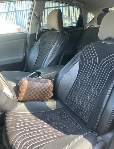 Toyota: Toyota Prius: 2015 г., Гибрид, Хэтчбэк — 2