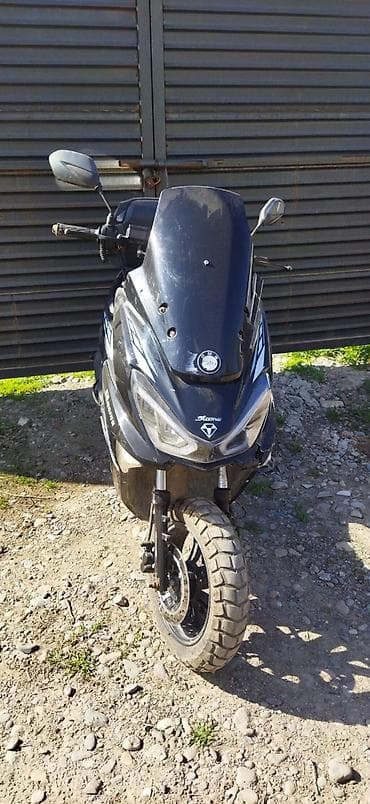 motor cycle: Скутер макси сатылат 150 куб абалы орто - Кузов в черном цвете — 1