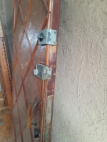 продам бу двери: Двери для домов и квартир, Деревянная, Одностворчатая, Российская, В стиле этно, цвет - Коричневый — 2