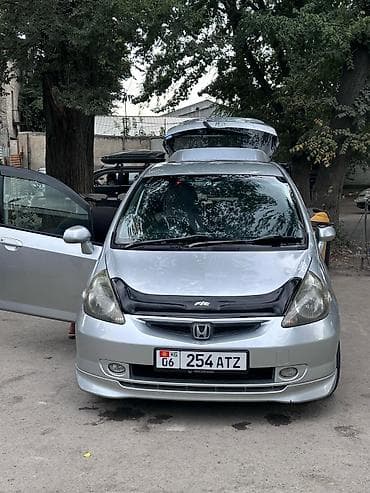 step 2: Honda Fit: 2001 г., 1.3 л, Автомат, Бензин, Хэтчбэк — 2