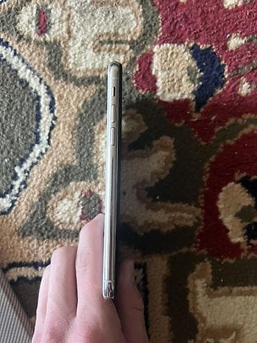 IPhone X, 64 ГБ, Белый, Чехол