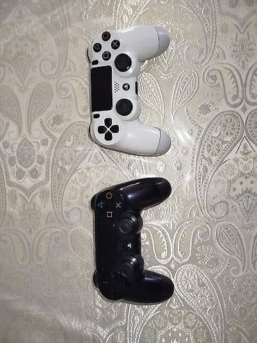 Геймпады Sony DualShock 4 для PlayStation 4 — комплект из двух