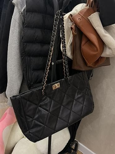 apple whatch: Сумка-тоут женская, черная, стеганая - Материал: мягкая экокожа с — 1