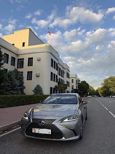 leksus 600: Lexus ES: 2019 г., 2.5 л, Автомат, Гибрид, Седан — 2