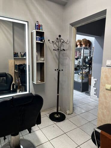 парикмахерские оборудование: Сдаю Кабинет в салоне, 18 м², Для парикмахера — 2