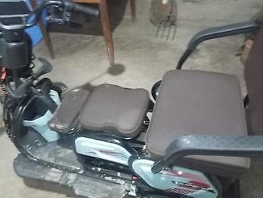 перья: Электрический трёхколёсный скутер Jufeng - Конфигурация: три колеса — 3