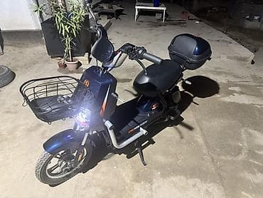 купить водный мотоцикл: Электроскутер Deman SH (на фото) - Компактный городской электроскутер — 3