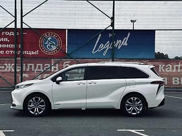 prius v: Toyota Sienna: 2021 г., 2.5 л, Вариатор, Гибрид, Минивэн — 6