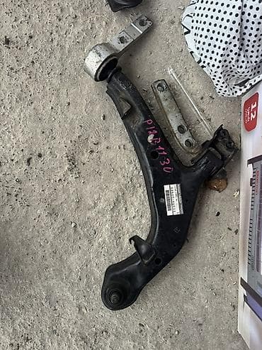 Автозапчасти: Комплект рычагов Nissan Оригинал — 2