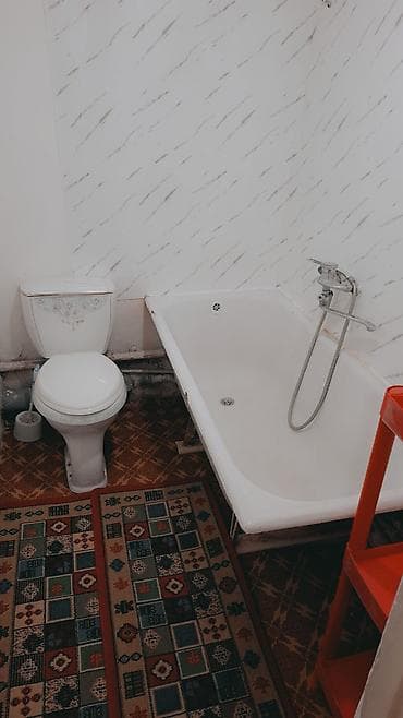 Недвижимость: Сдаётся простая небольшая квартира 2 комната c отдельным санузлом и — 4