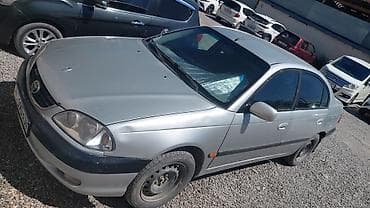Toyota Avensis: 2000 г., Кол менен иштөөчү, Седан — 2