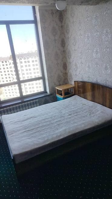 army bomb: Двуспальная кровать, Б/у, С матрасом, длина - 200 см — 2