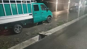 hyundai грузовик: Mercedes-Benz Спринтер: 2001 г., 2.2 л, Механика, Дизель, Пикап — 2