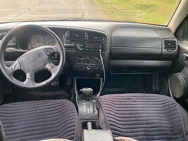 srv 3: Volkswagen Vento: 1994 г., 2 л, Ручные, Бензин, Седан — 5