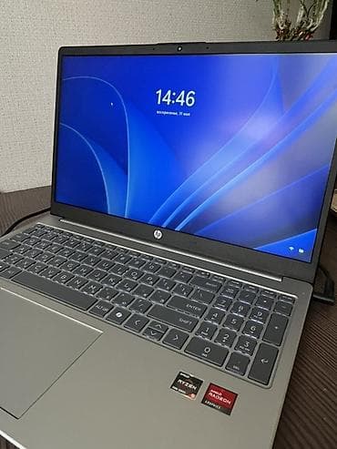 hp 15: Ноутбук HP, серебристый корпус. Характеристики по фото: - Экран около — 5