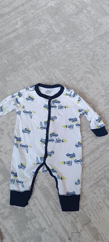 детский боди: Оригинал флисовый боди для мальчика до 6 месяцев,за 3 вещи прошу 1000 — 4