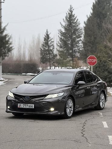 Toyota Camry: 2019 г., 2.5 л, Автомат, Гибрид, Седан at lalafo.kg Toyota Camry: 2019 г., 2.5 л, Автомат, Гибрид, Седан