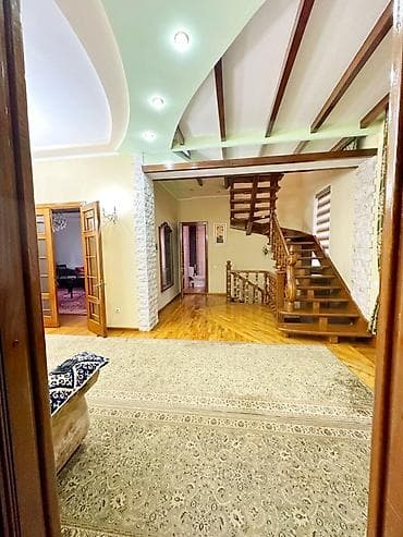 участа: Просторный кирпичный дом с благоустроенной территорией и продуманной — 2