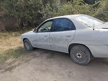 даево матиз 1: Daewoo Nubira: 1997 г., 1.6 л, Кол менен иштөөчү, Бензин, Седан — 5