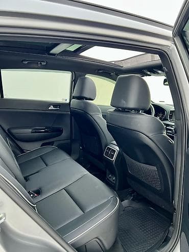 01: Kia Sportage: 2021 г., 2 л, Автомат, Бензин, Кроссовер — 9