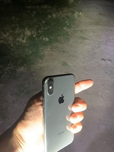 IPhone X, 5.8" АКБ 70% память 64гб состояние идеал только задняя