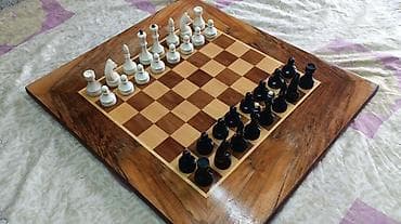 Шлемы: Продаю шахматы. Шахматы качественные, старых годов выпуска, доска — 3