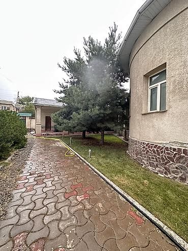 рассматриваю варианты: 🏡 Просторный дом в жилмассиве «Киргизия» на угловом участке — под — 1