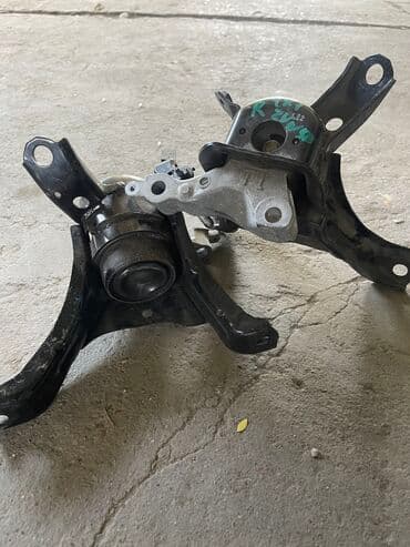 2zr: Подушка мотора Toyota Оригинал — 1