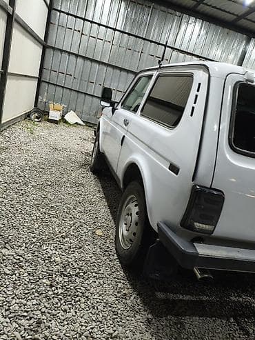 глушитель нива: ВАЗ (ЛАДА) 4x4 Нива: 2004 г., Механика, Внедорожник — 5