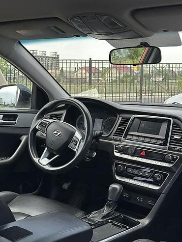 crown 2018: Hyundai Sonata: 2018 г., Седан — 7