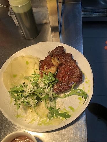 Требуется Повар : Горячий цех, Европейская кухня, 1-2 года опыта