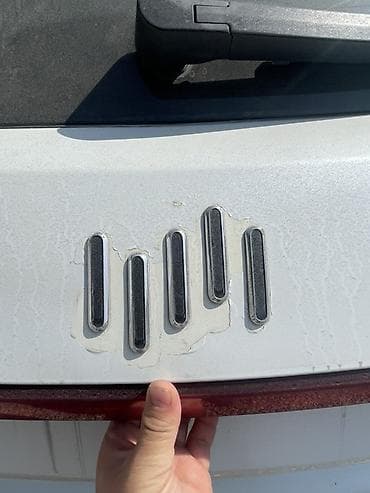 гулдоп ал: Электромобиль кроссовер (белый) - Кузов: компактный 5‑дверный — 10