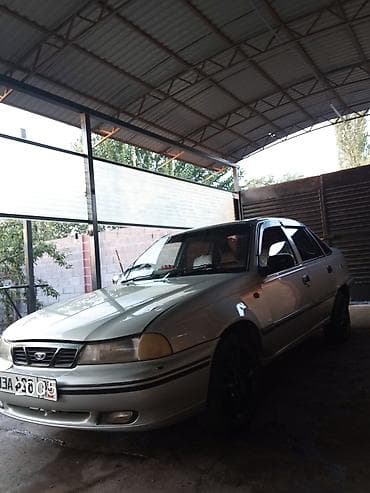 чон арыке: Daewoo Nexia: 2005 г., 1.5 л, Кол менен иштөөчү, Седан — 1