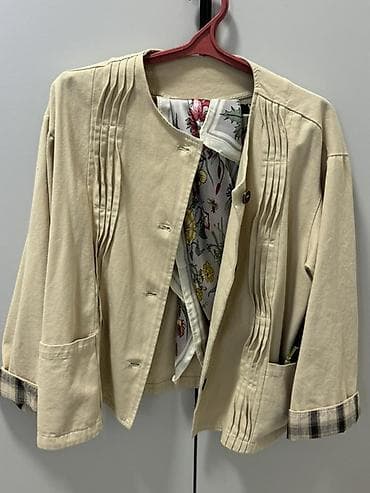 pull beer: Куртка Тренч женский, бежевый, без воротника. - Застёжка на пуговицы — 1