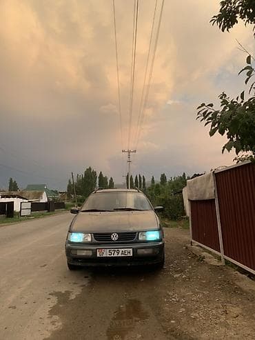 2 9 тди: Volkswagen Passat: 1995 г., 1.8 л, Кол менен иштөөчү, Бензин, Седан — 1