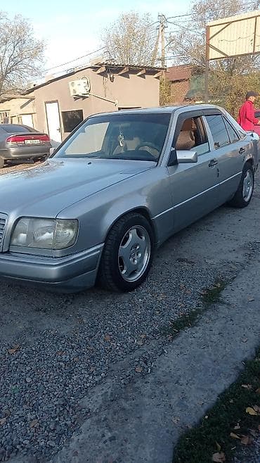 Mercedes-Benz W124: 1993 г., 2.2 л, Кол менен иштөөчү, Бензин, Седан lalafo.kg да Mercedes-Benz W124: 1993 г., 2.2 л, Кол менен иштөөчү, Бензин, Седан