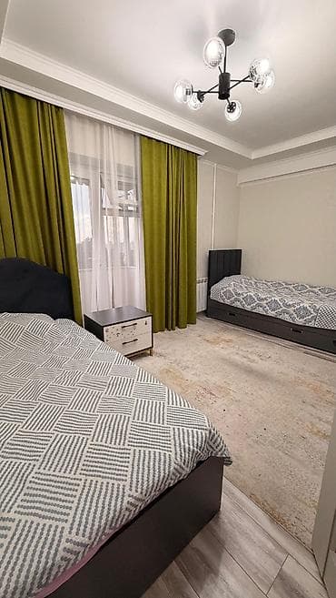 участок у реки: 🏡 Продаётся уютный дом в Орто-Сае — у подножья гор 📐 280 м² | 8 соток — 6