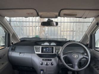 форанер 2020: Toyota Noah: 2003 г., 2 л, Автомат, Бензин, Минивэн — 6