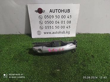 prius plus: Ручка передней правой двери (наружная), серебристая, с площадкой под — 1