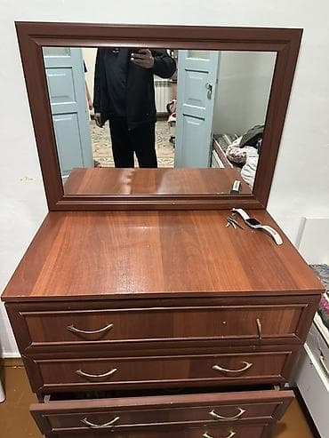 Комоды: Комод для одежды, С зеркалом, ЛДСП, цвет - Коричневый — 1