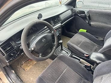 Продажа авто: Opel Vectra: 1998 г., Механика, Седан — 6