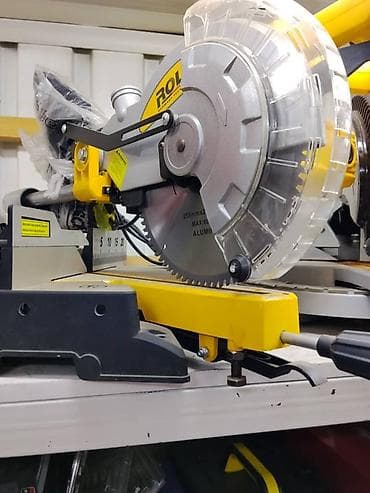 боковой отбойник: Пила торцовочная с протяжкой ROL Описание: - Торцовочная пила с — 1