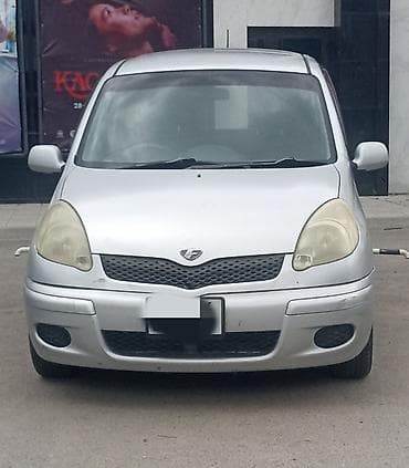 town ace: Toyota Funcargo: 2004 г., Хэтчбэк — 2