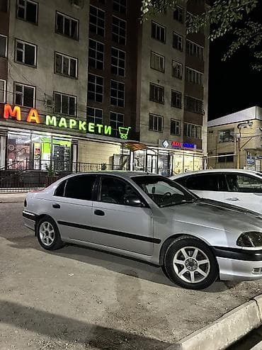 Toyota Avensis: 2003 г., 2 л, Кол менен иштөөчү — 2
