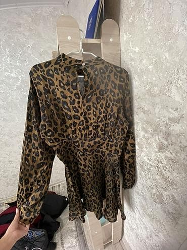 leopard 5: Платье с леопардовым принтом - Фасон: расклёшенная юбка выше колена — 1
