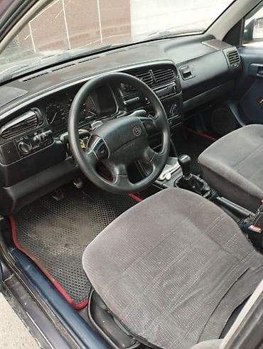 fit 2 2011: Volkswagen Vento: 1995 г., Механика, Седан — 3