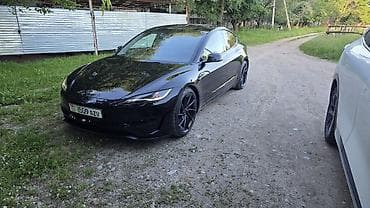 подзарядник для аккумулятора: Tesla Model 3: 2024 г., Автомат, Электромобиль, Седан — 1