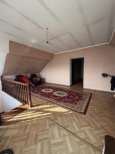 свердловский район: Срочно продаётся мансардный дом! 📍 Район: Свердловский 🏡 Участок: 9,5 — 5