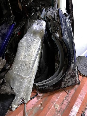 subaru: Переднее левое Subaru, Б/у, Оригинал — 2