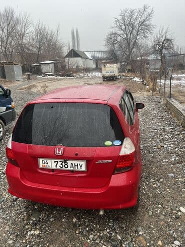 Honda Fit: 2006 г., 1.4 л, Механика, Бензин, Хэтчбэк